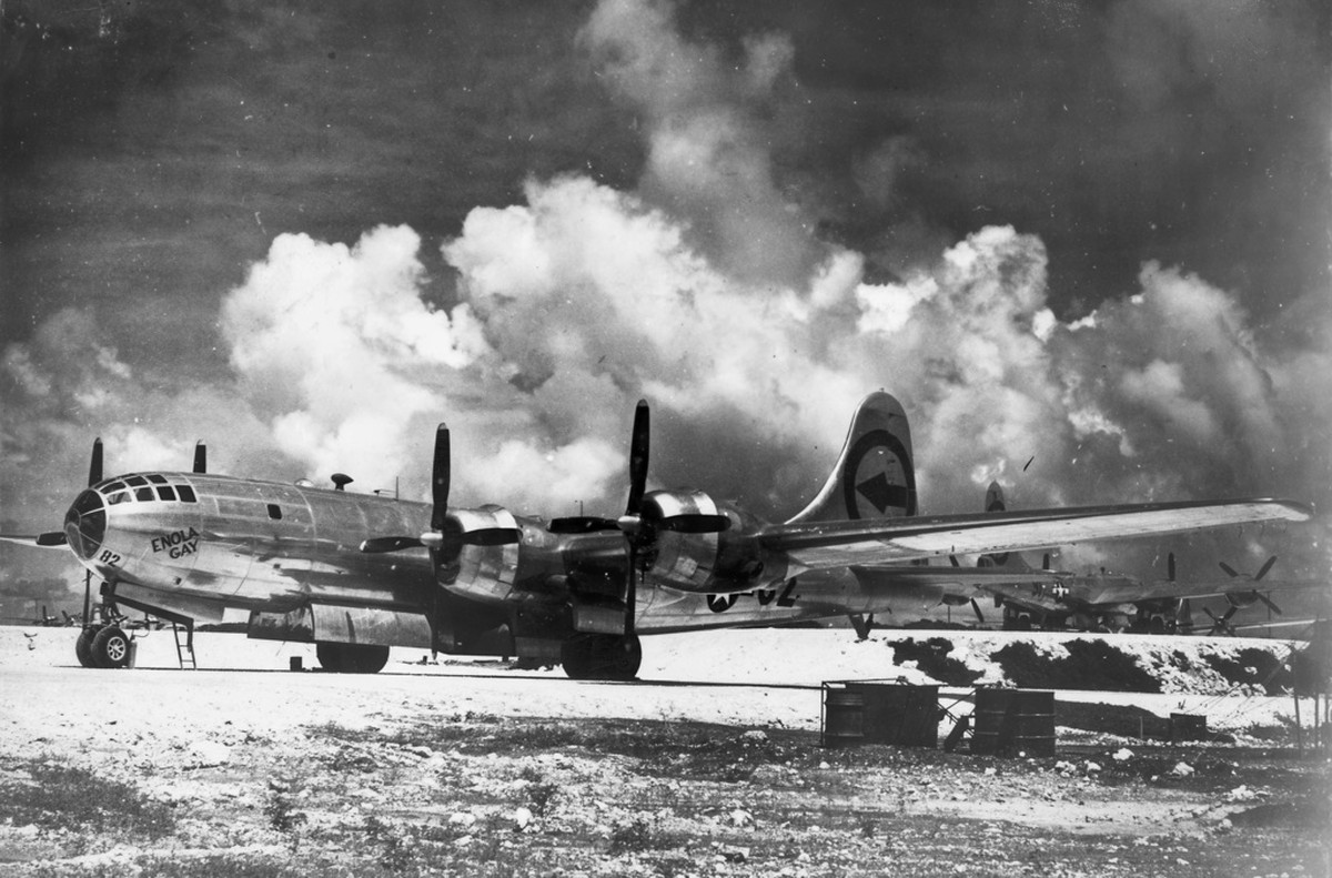 Pentágono começa a remover conteúdo de diversidade —e sobra até para imagens do Enola Gay, avião que lançou bomba atômica sobre Hiroshima